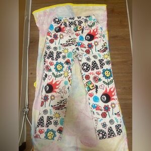 Graphic pants